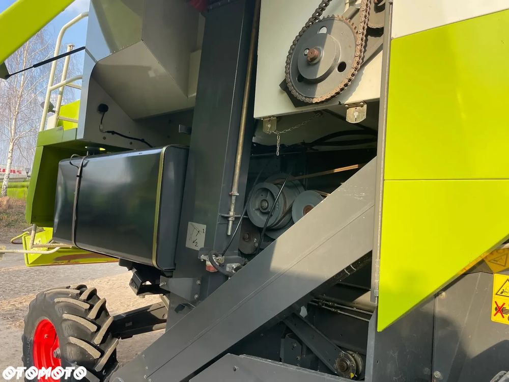 Claas Medion 330 - 13