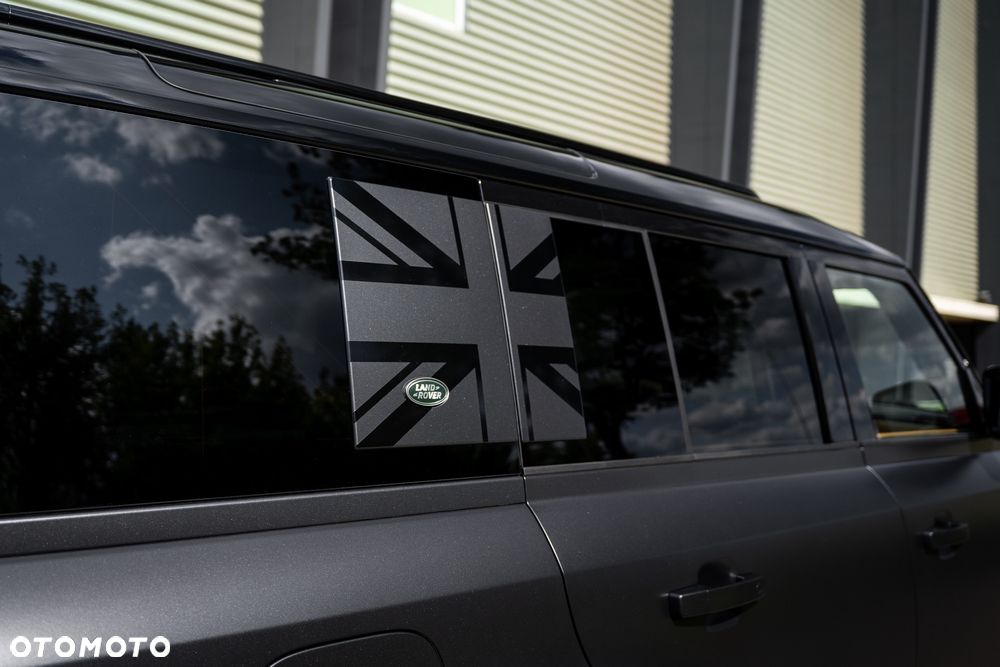 Land Rover Defender - 11