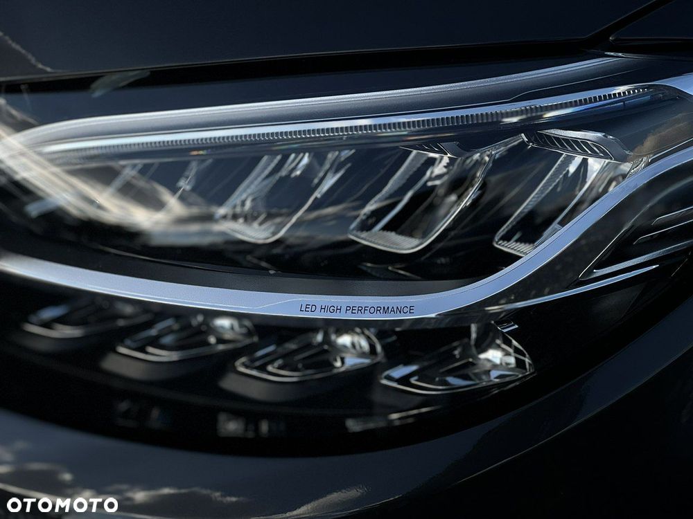 Mercedes-Benz Klasa C 300 T 9G-TRONIC Night Edition - 11
