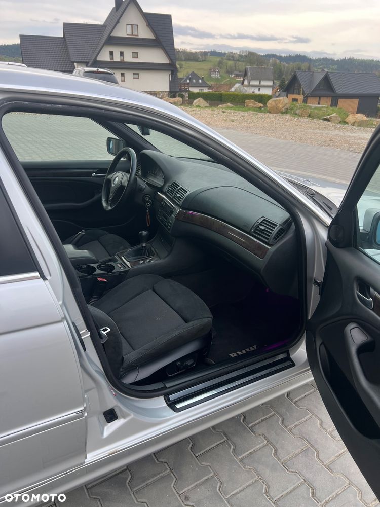 BMW Seria 3 323i - 9