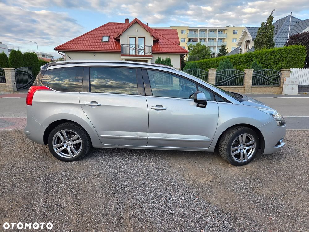 Peugeot 5008 - 5
