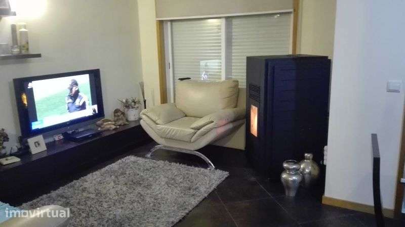 Apartamento T2 com suite casa de banho privada e quarto de vestir - Grande imagem: 3/9
