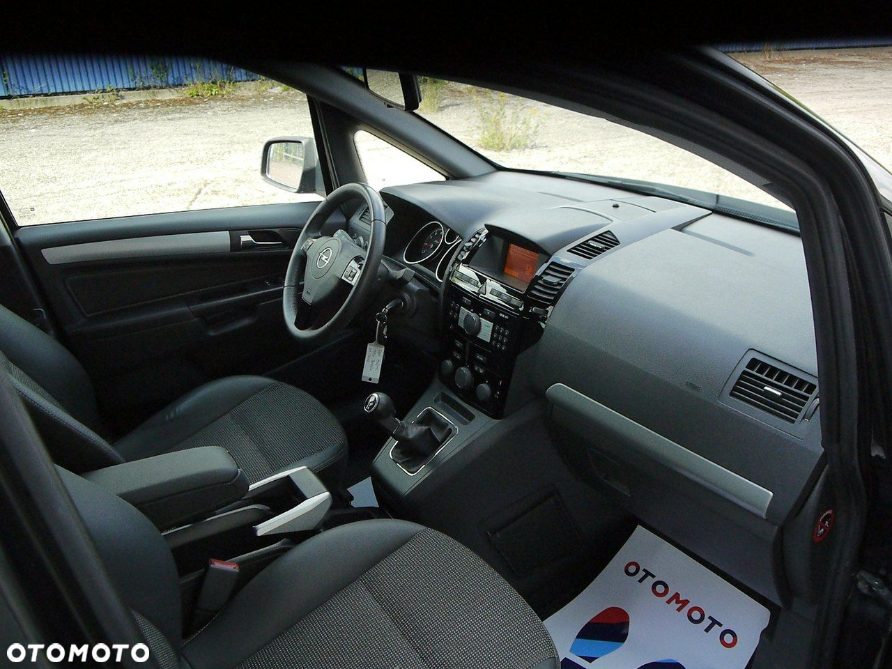Opel Zafira 1.8 Sport - 25