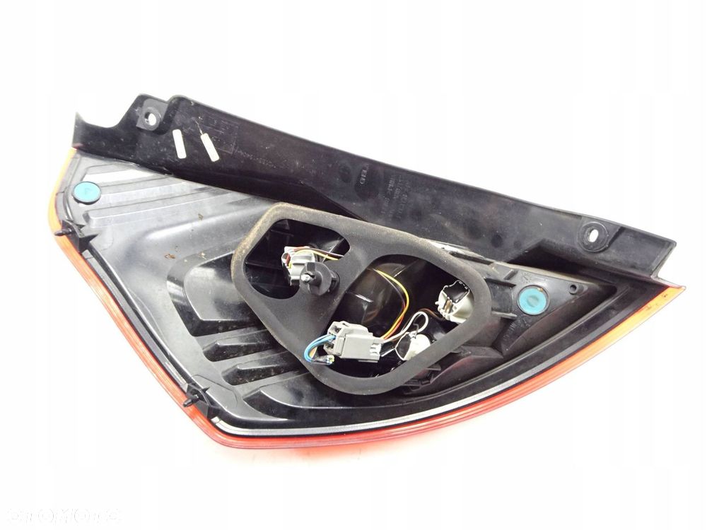 lampa prawy tył ford fiesta mk7 lift - 4