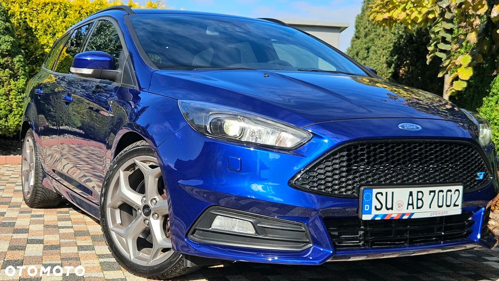 Ford Focus Turnier 2.0 EcoBoost ST mit Leder-Exclusiv-Paket - 14
