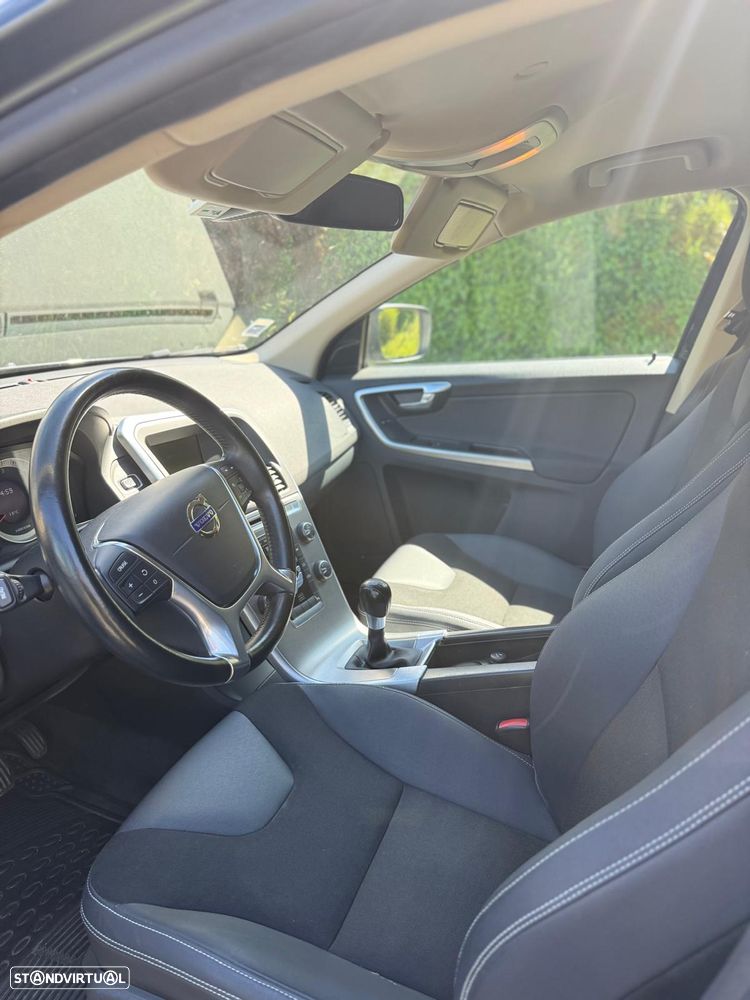 Volvo XC 60 2.0 D3 Drive Momentum - 2