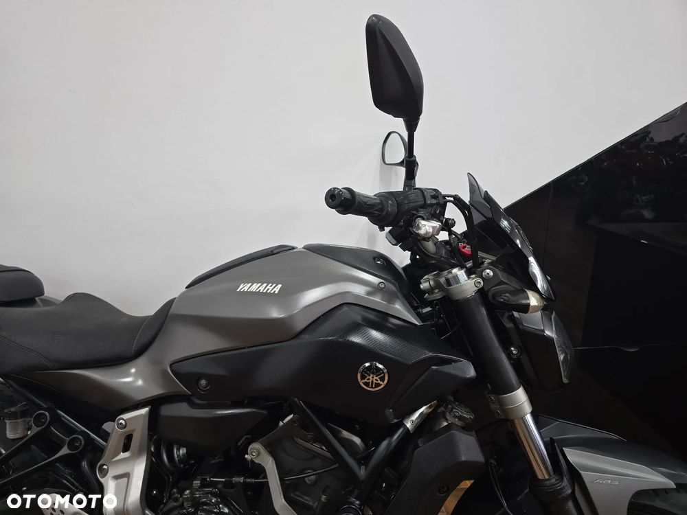 Yamaha MT - 12