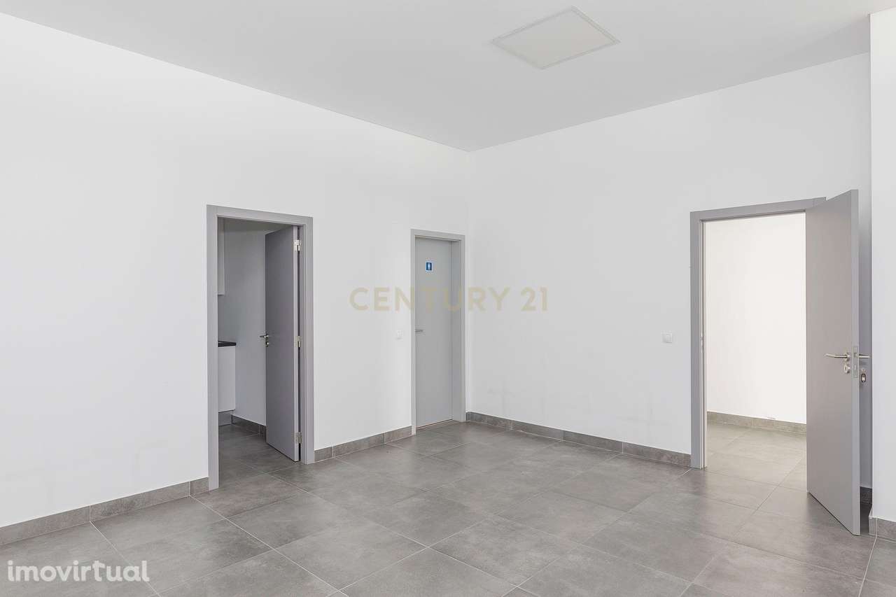 Espaço Comercial junto a Estação de Benfica - Grande imagem: 4/11