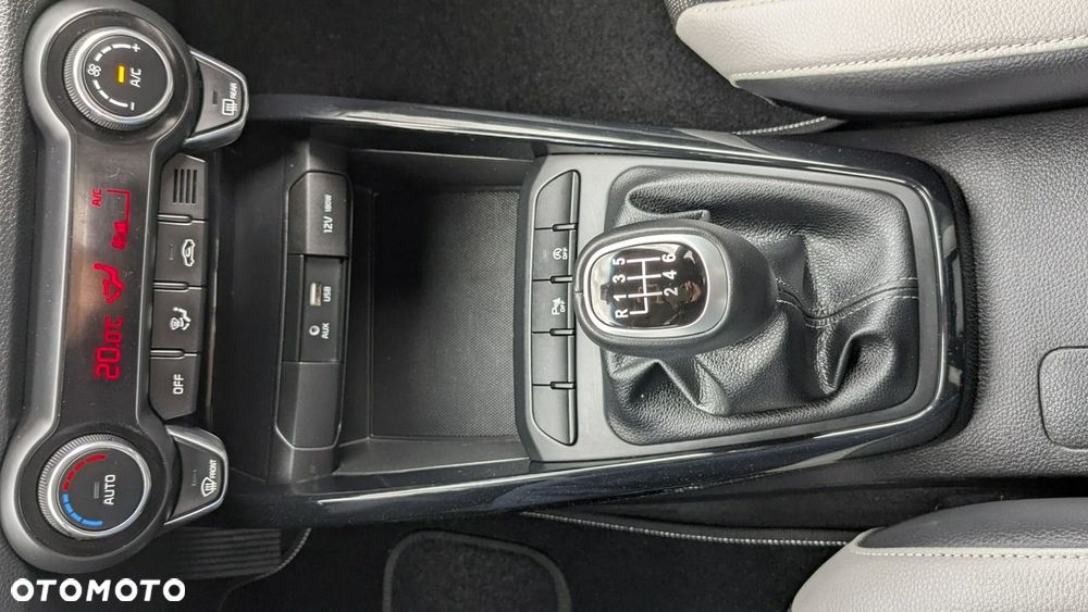 Kia Stonic - 30