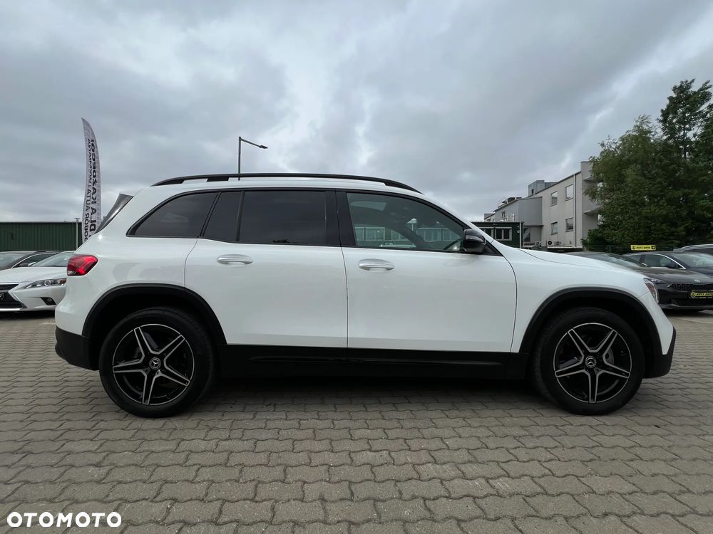 Mercedes-Benz GLB - 10