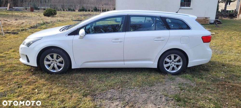 Toyota Avensis 1.6 Active - 2