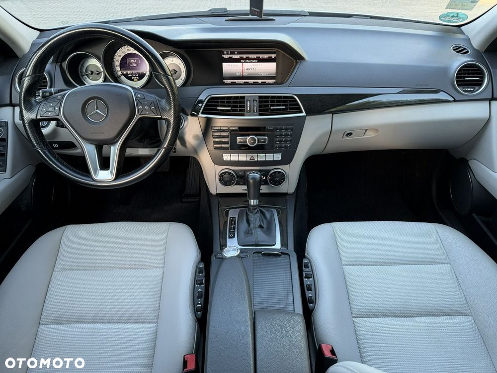 Mercedes-Benz Klasa C 250 CDI DPF 4Matic 7G-TRONIC BlueEFFICIENCY Avantgarde - 9