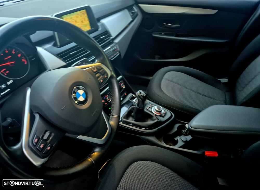 BMW 218 Active Tourer i Luxury Line - 29