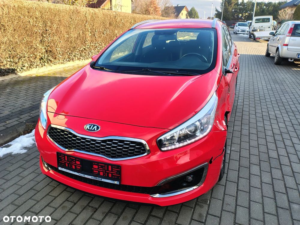 Kia Ceed 1.6 GDI ISG Dream-Team Edition - 1