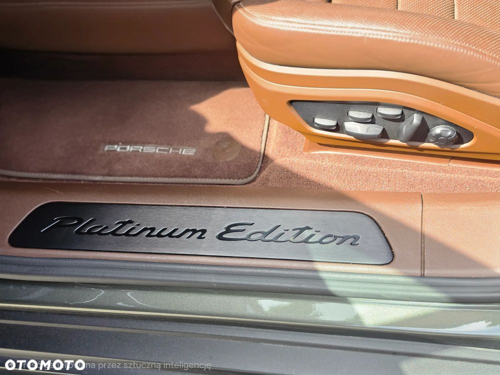 Porsche Panamera 4 Platinum Edition - 34