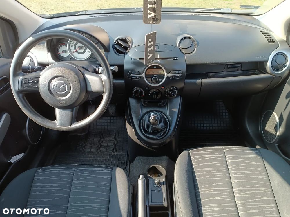 Mazda 2 - 12