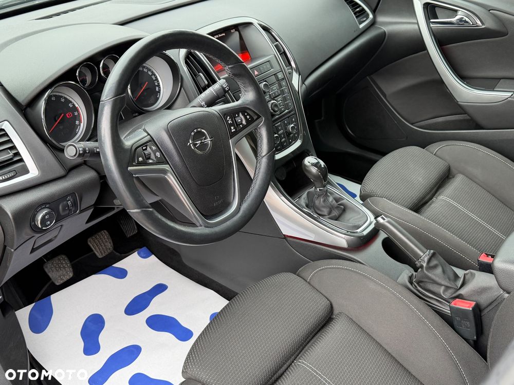 Opel Astra 1.4 Turbo Exklusiv - 25