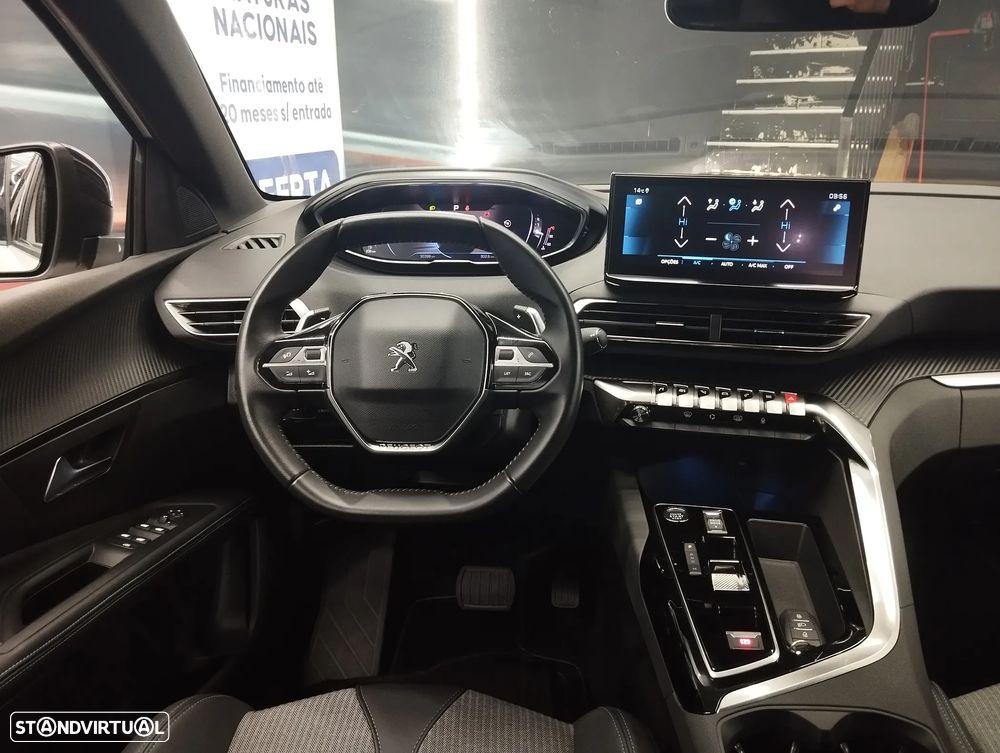 Peugeot 5008 1.2 PureTech Allure EAT8 - 17