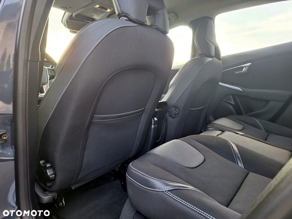 Volvo V40 D2 Momentum - 21