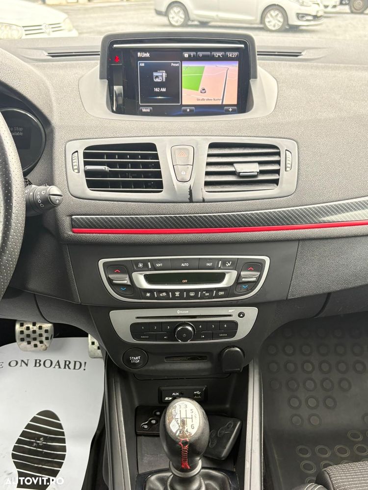 Renault Megane dCi 110 FAP Paris - 11