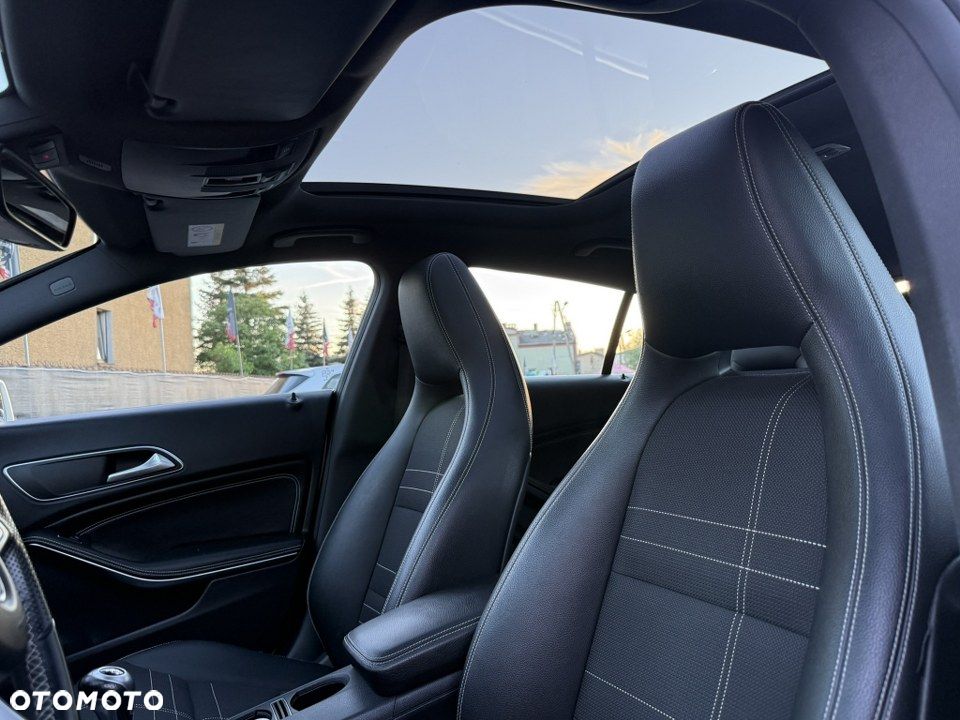 Mercedes-Benz CLA 180 AMG Line - 22