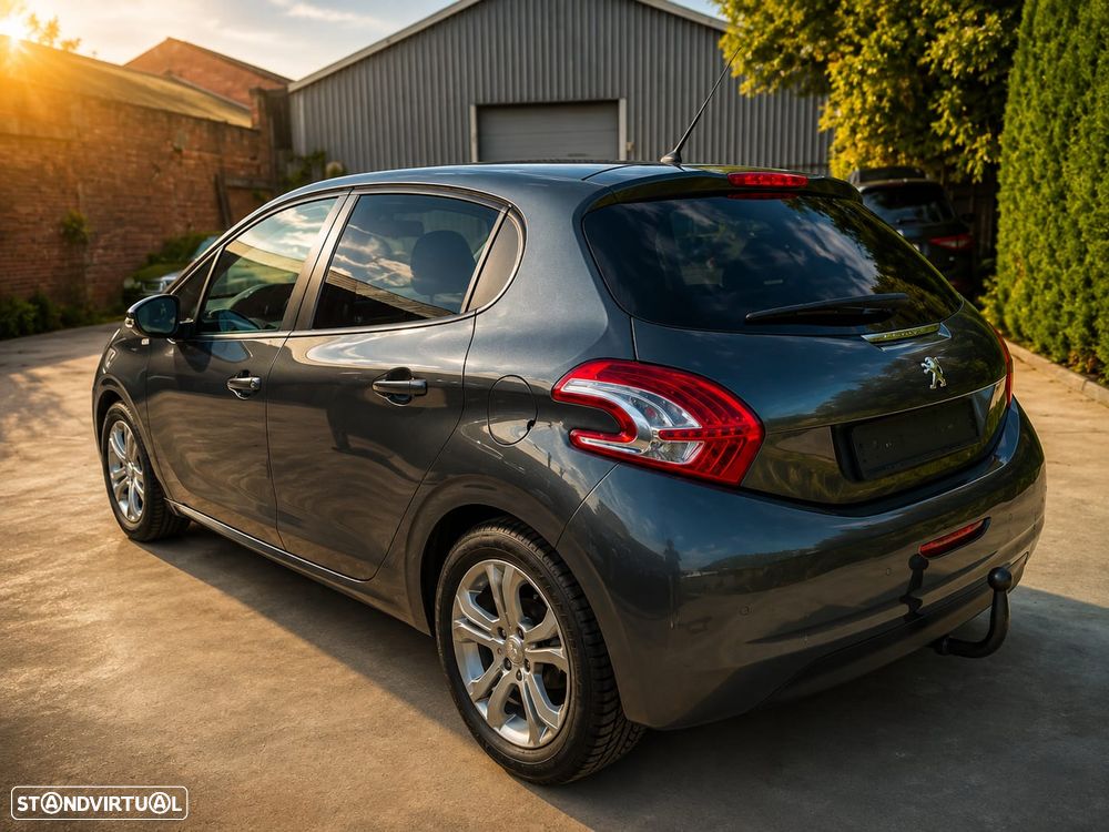 Peugeot 208 - 3
