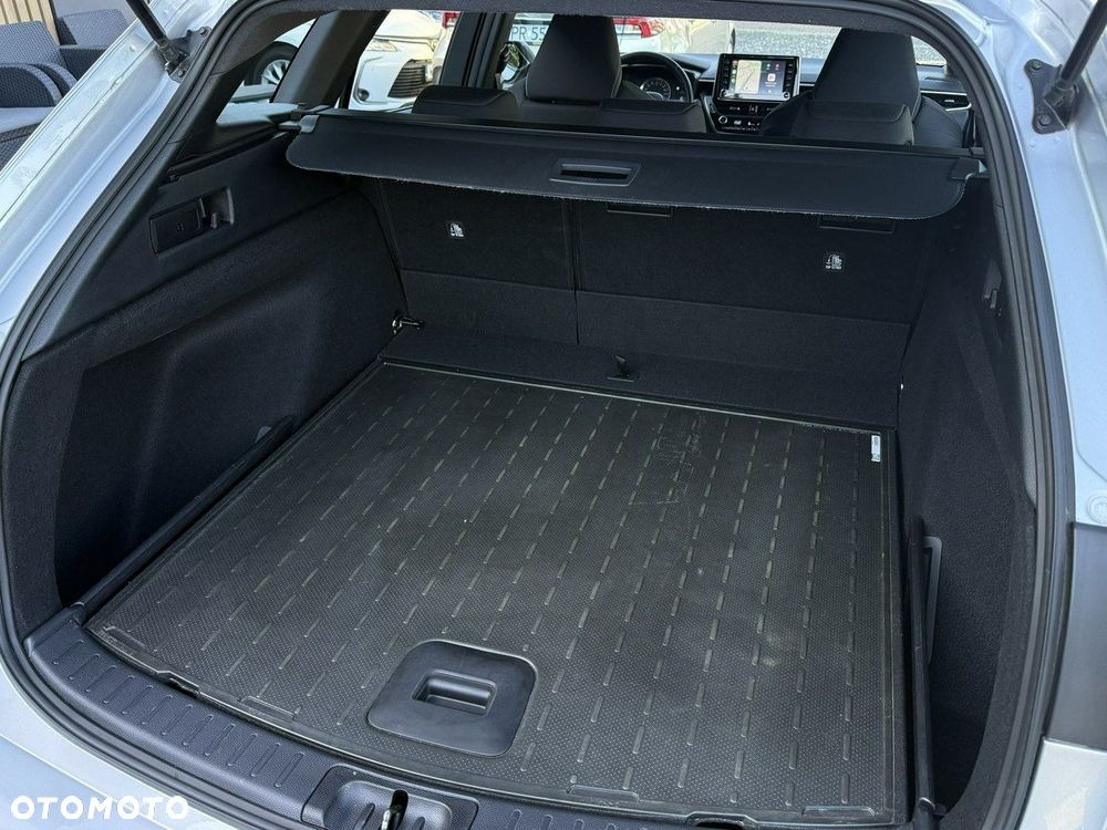 Toyota Corolla 1.8 Hybrid Comfort - 32