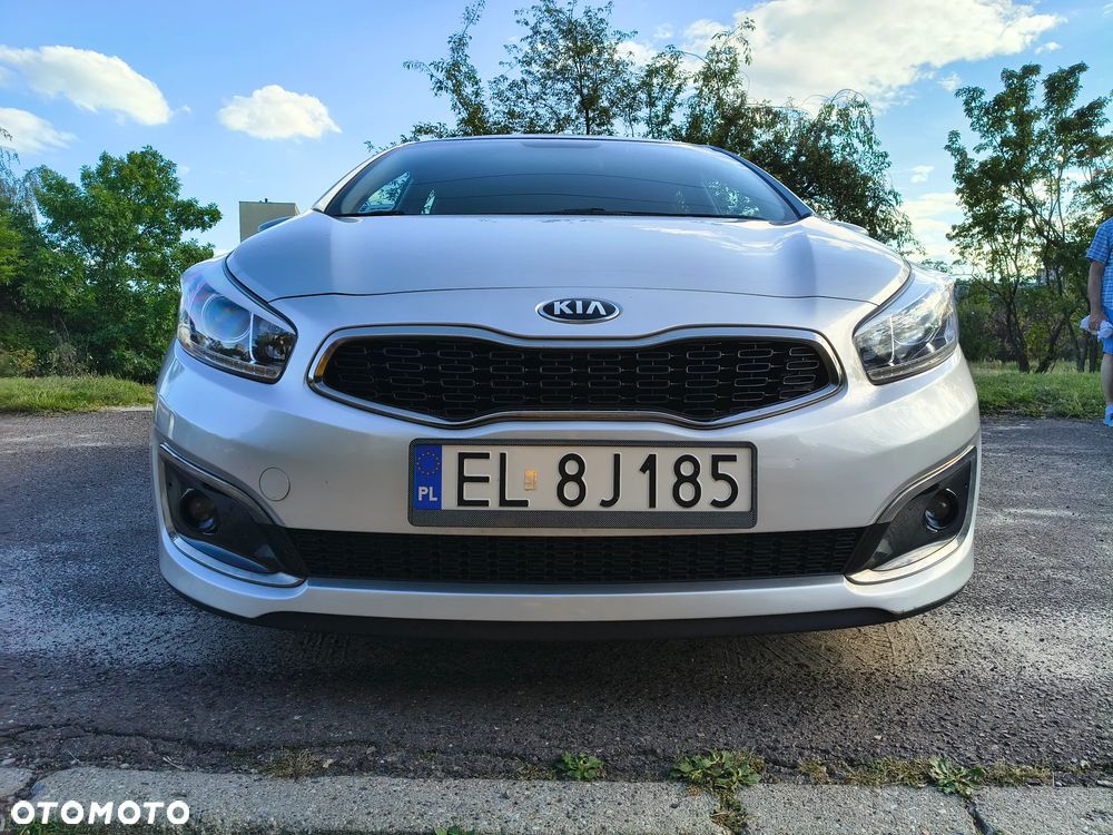 Kia Ceed - 12