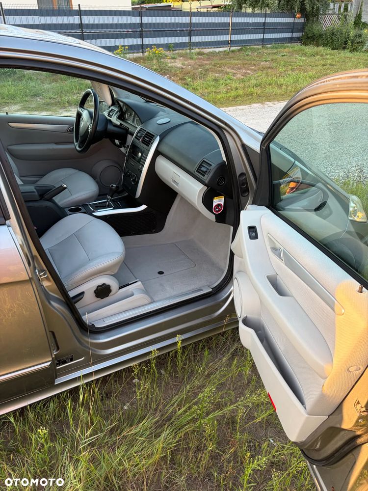 Mercedes-Benz Klasa A 180 CDI Autotronic Avantgarde - 19