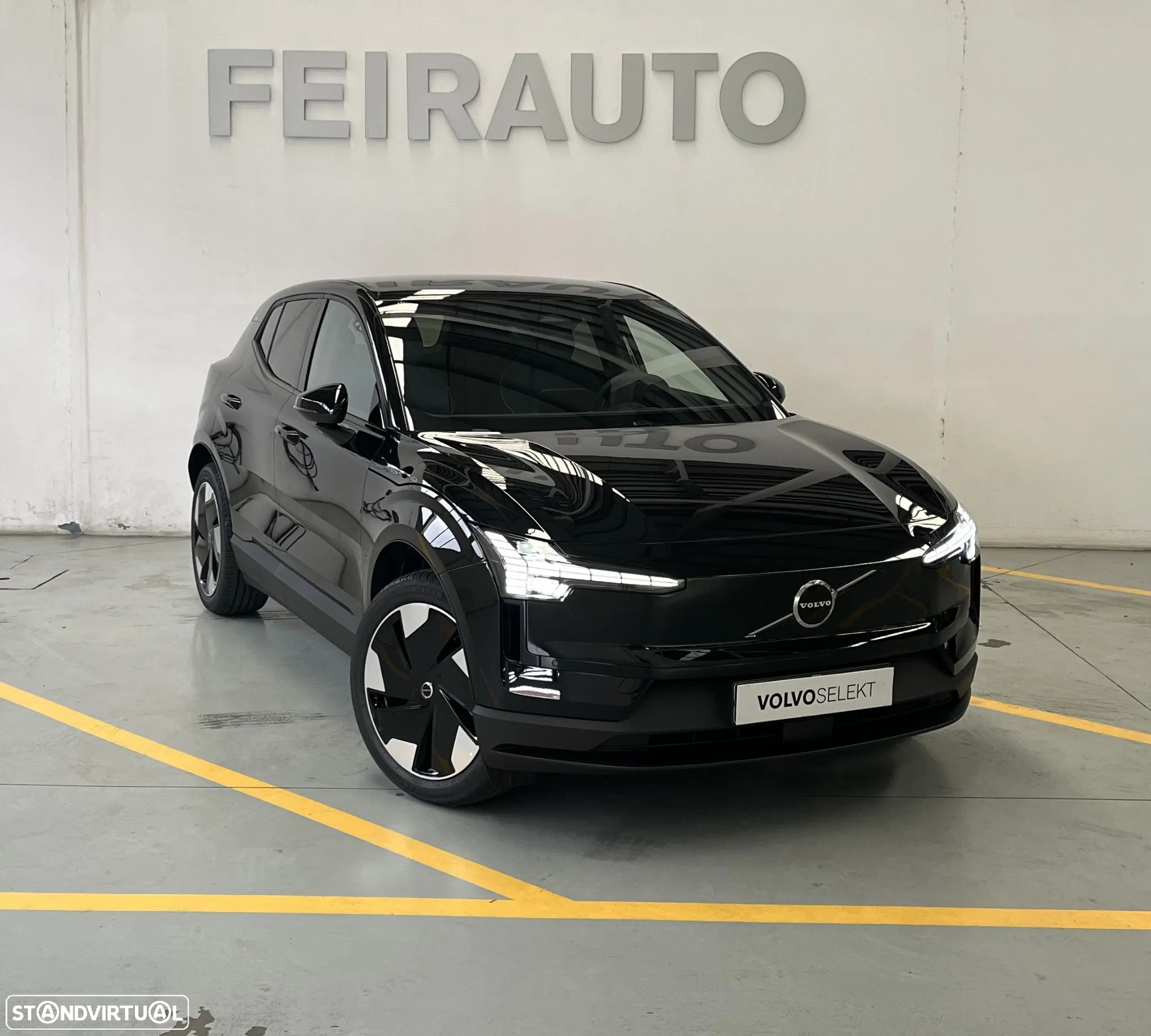 Volvo EX30 69 kWh Single Motor Extended Range Plus - 4