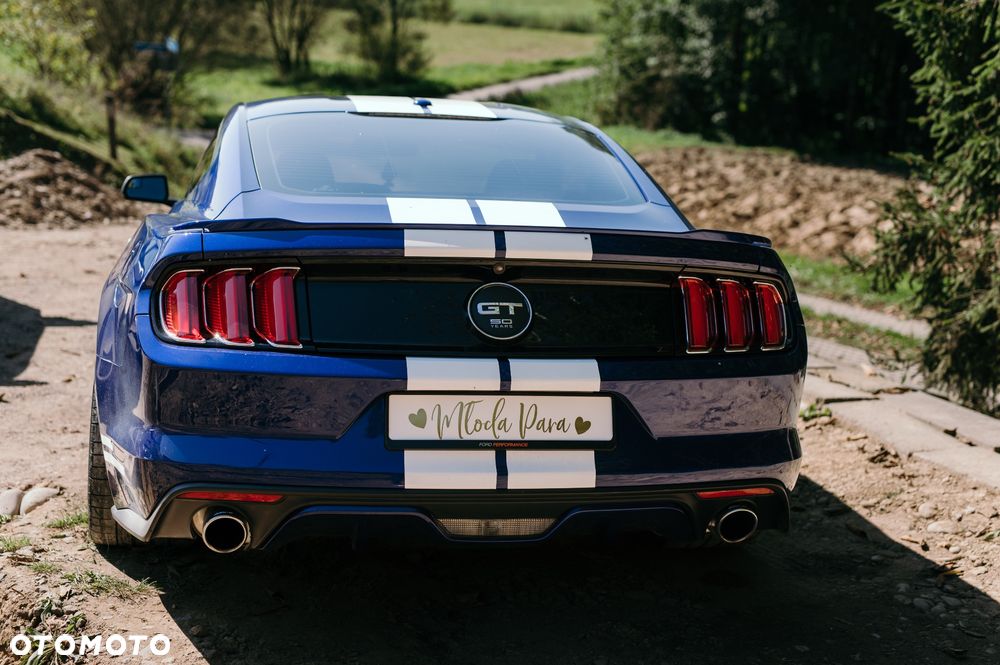 Ford Mustang - 4