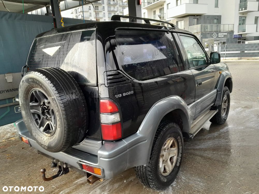 Toyota Land Cruiser - 4