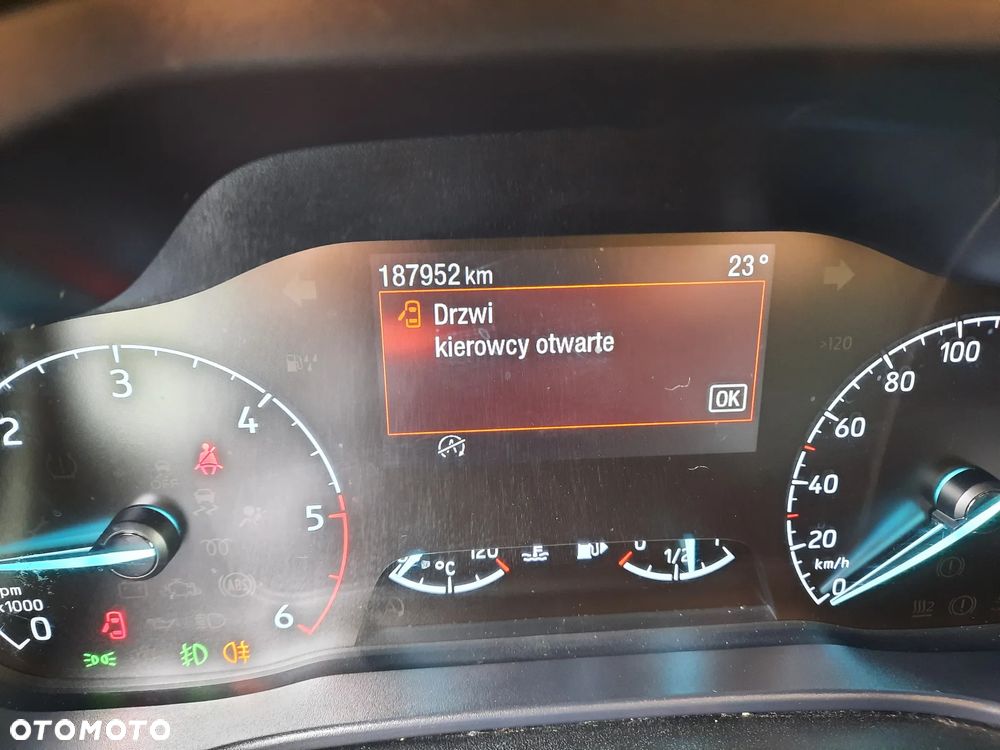 Ford Transit Connect  L2 Długi 3 osobowy - 9