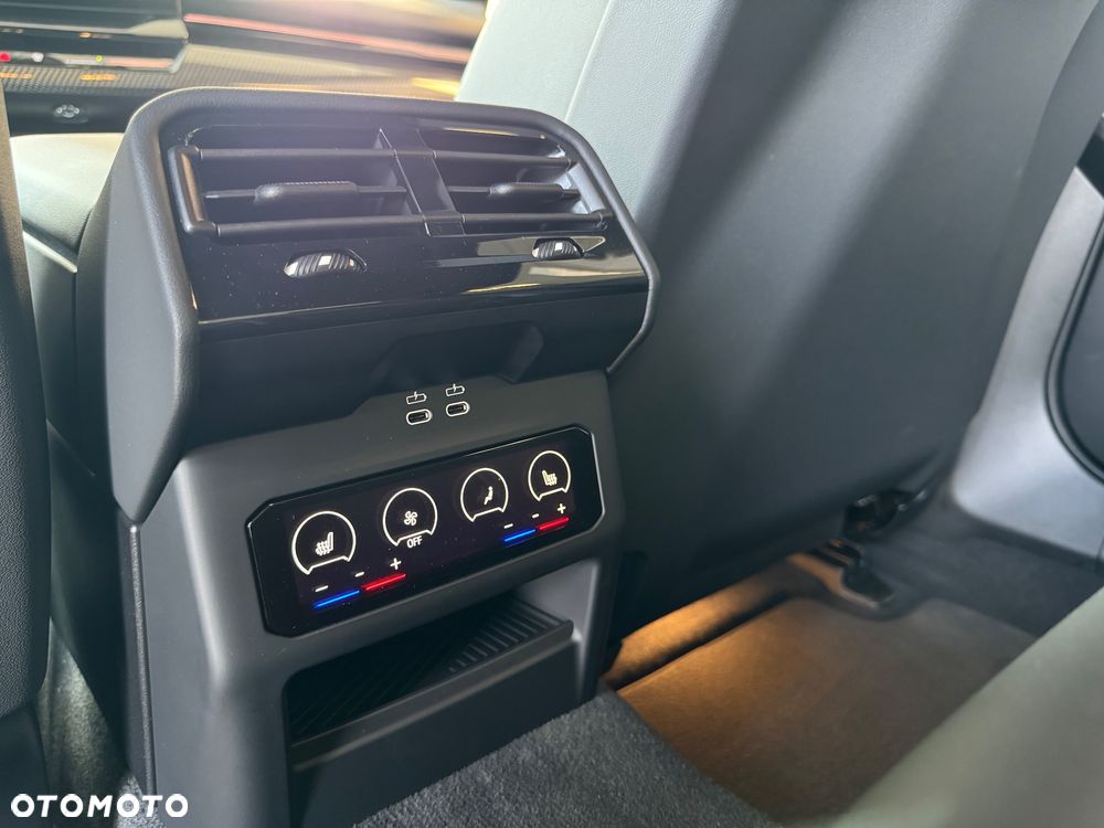 BMW Seria 5 520d xDrive - 38