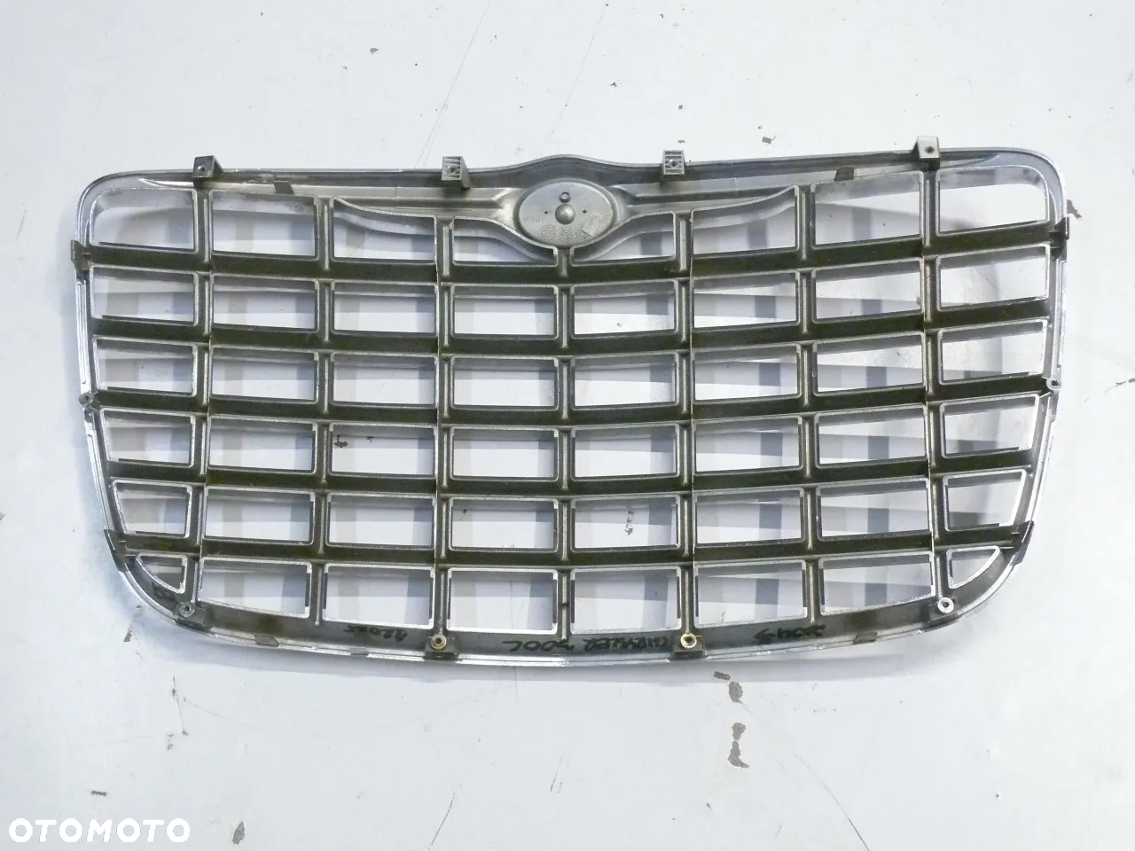 ATRAPA GRILL CHRYSLER 300C 2004 - 2