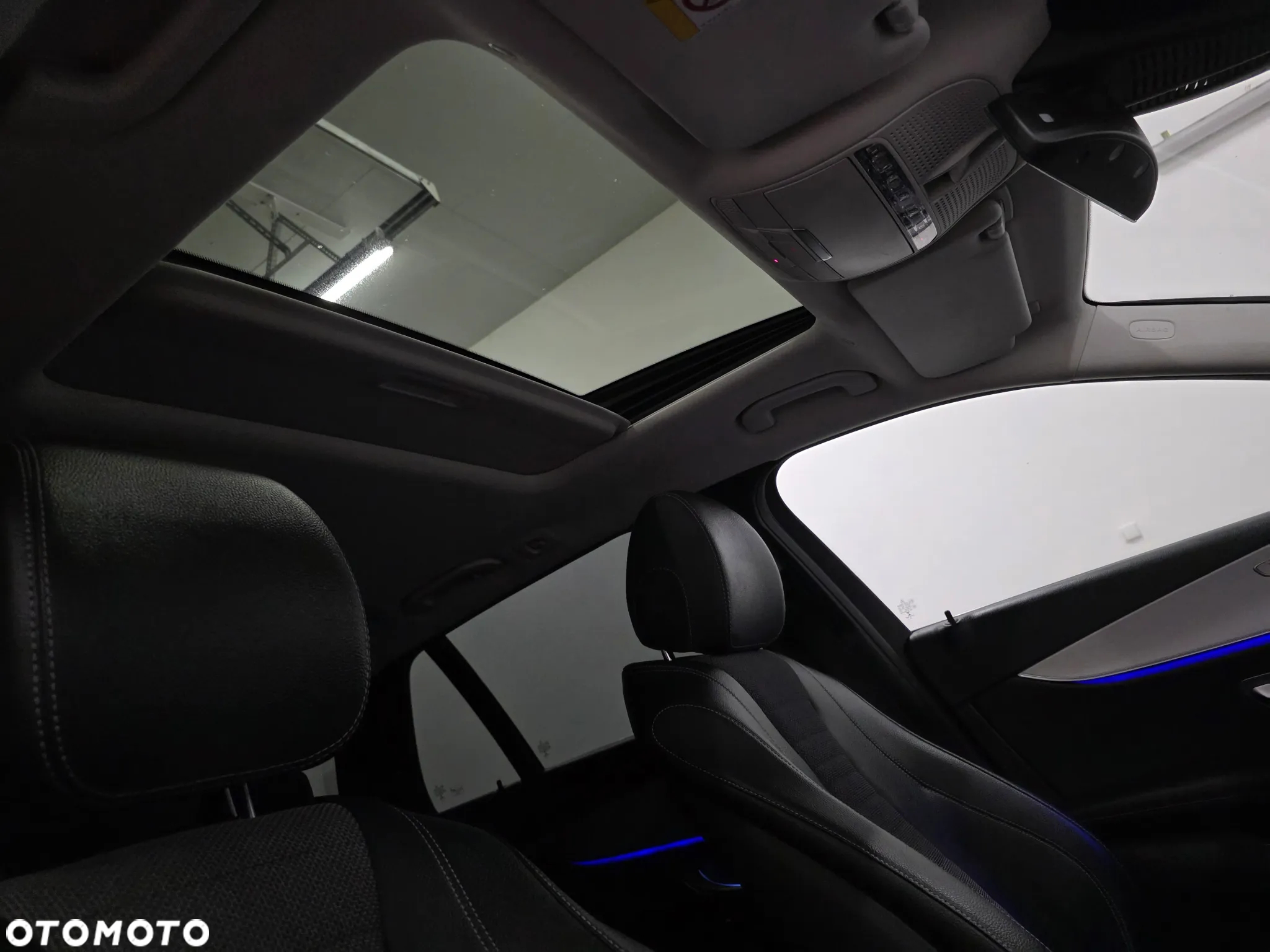 Mercedes-Benz Klasa E 220 d 4Matic 9G-TRONIC AMG Line - 27