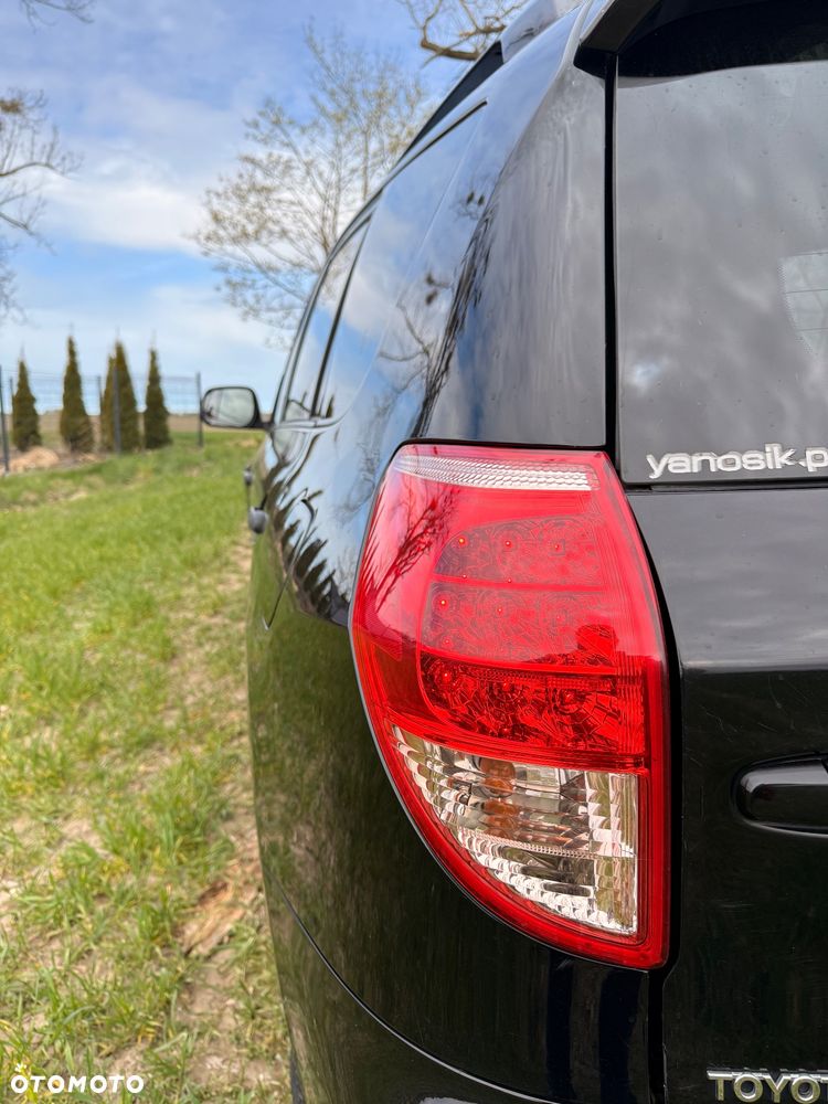 Toyota RAV4 - 10