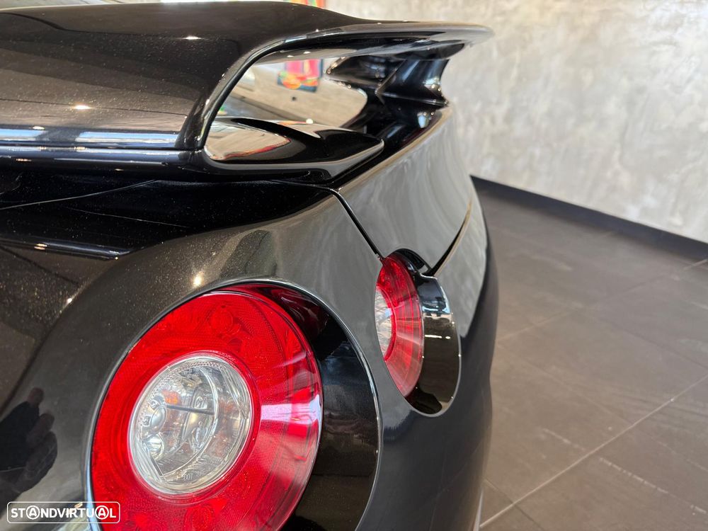 Nissan GT-R Premium Edition - 11