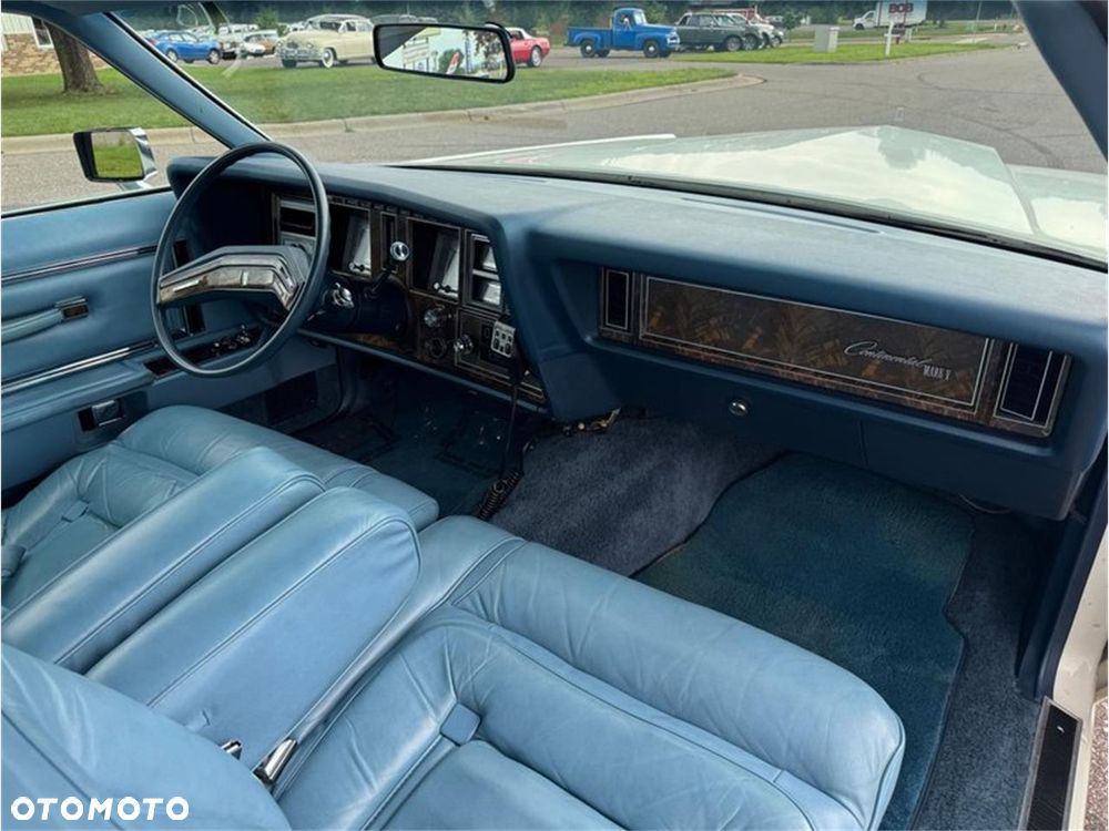 Lincoln Continental - 13