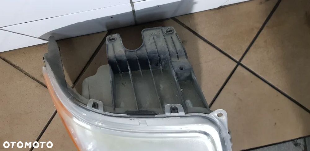 Dodge Nitro Lampa Przód - 7