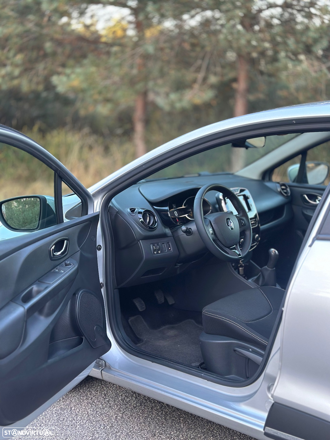 Renault Clio 0.9 TCE Limited - 24