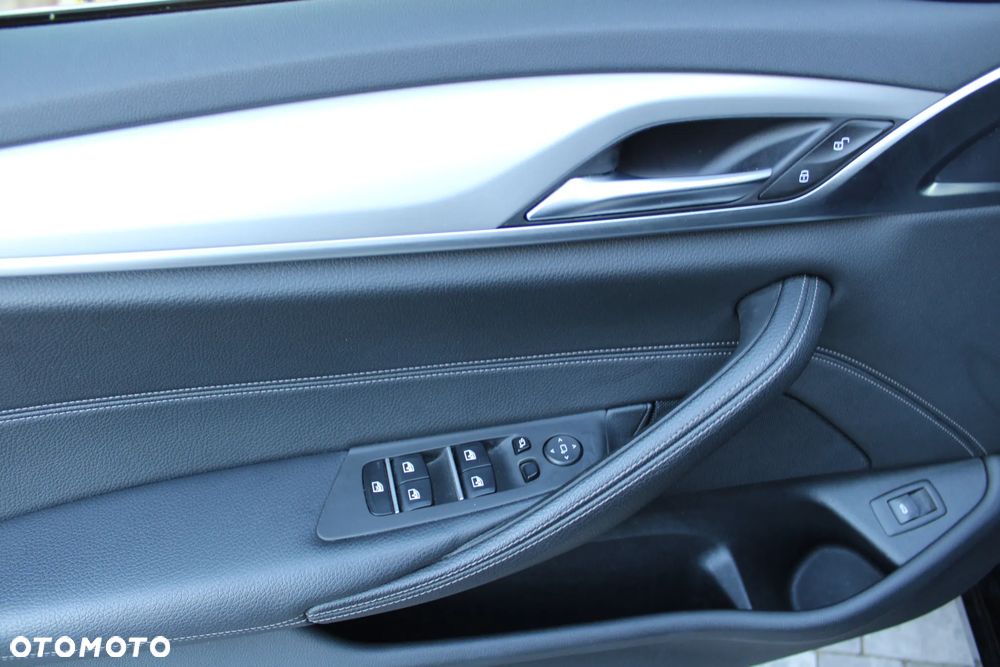 BMW Seria 5 520d M Sport Edition - 24