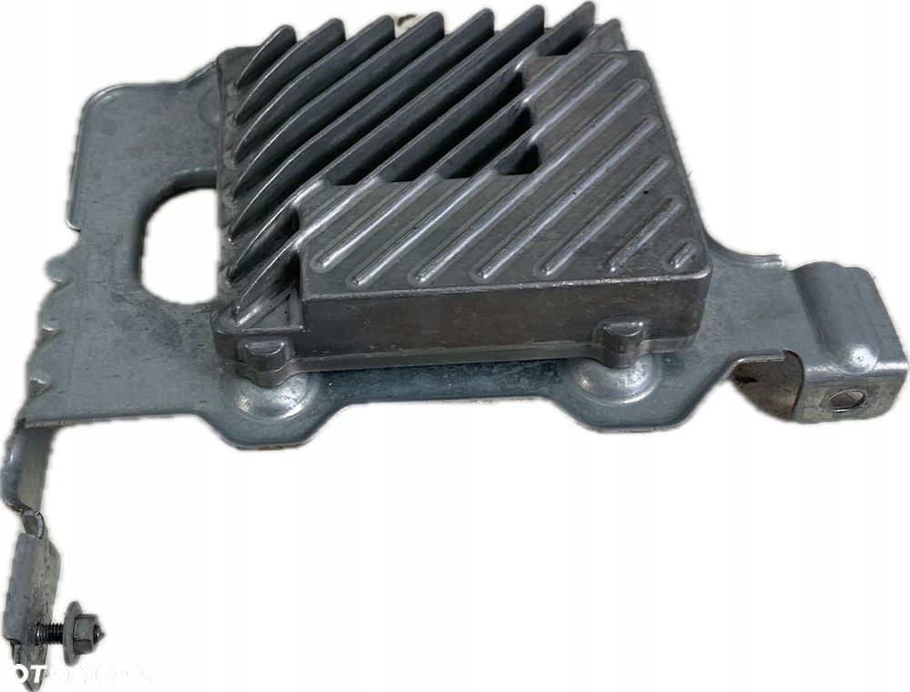 U8 CHRYSLER PACIFICA II 16- WZMACNIACZ AUDIO 68440556AA - 1