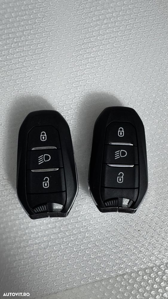 Peugeot 208 PureTech 130 EAT8 GT Pack - 26
