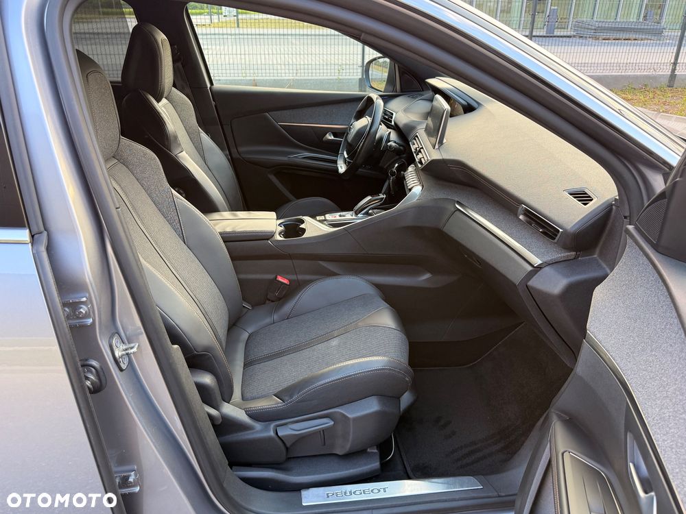 Peugeot 5008 - 24
