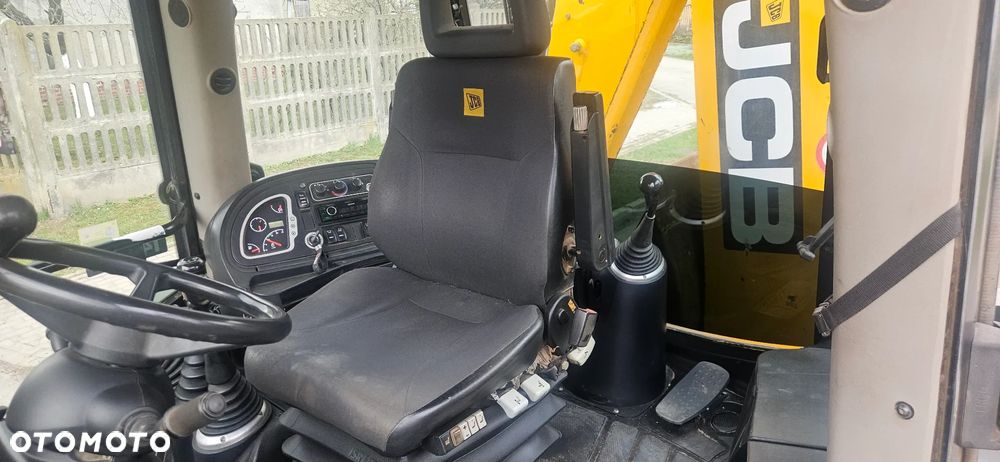 JCB 4CX - 7