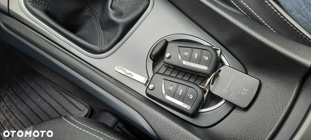 Toyota Avensis - 4