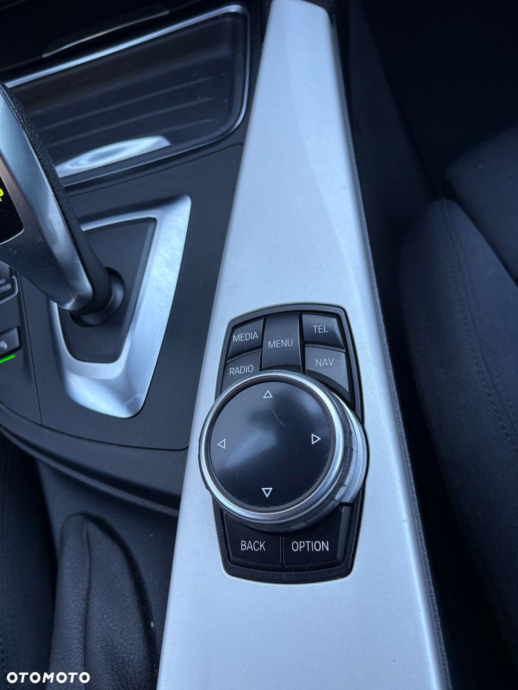 BMW Seria 3 320d Efficient Dynamics Edition Blue Perf Sport Line - 26