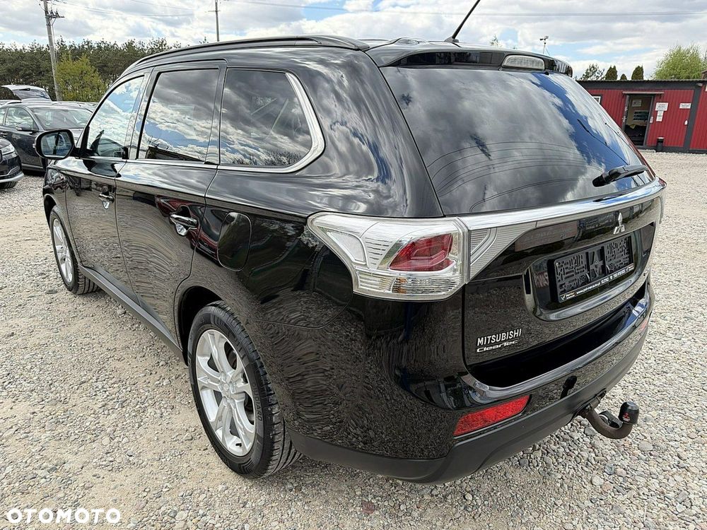 Mitsubishi Outlander - 8