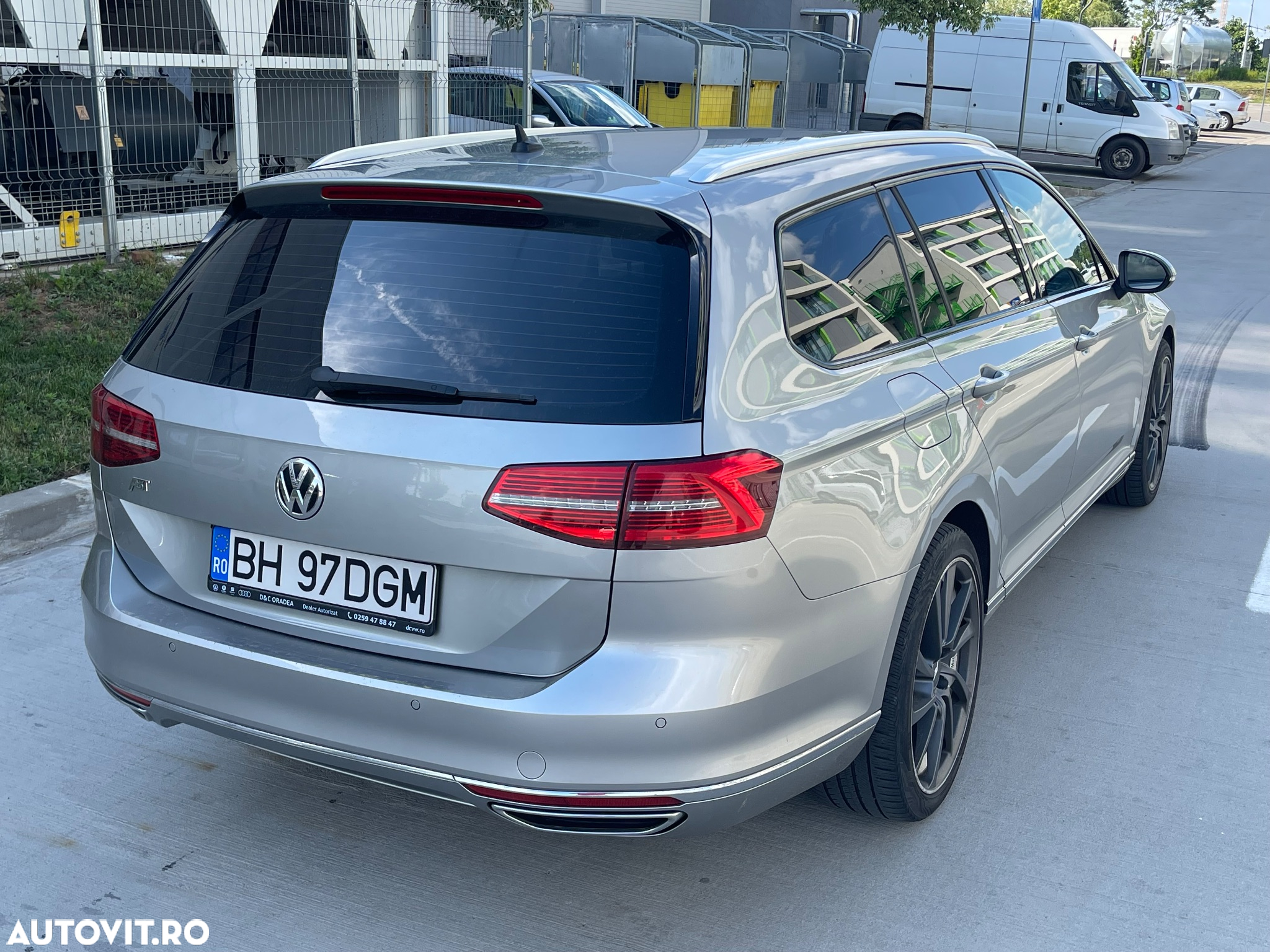 Volkswagen Passat Variant 2.0 TDI DSG 4Motion Highline - 3